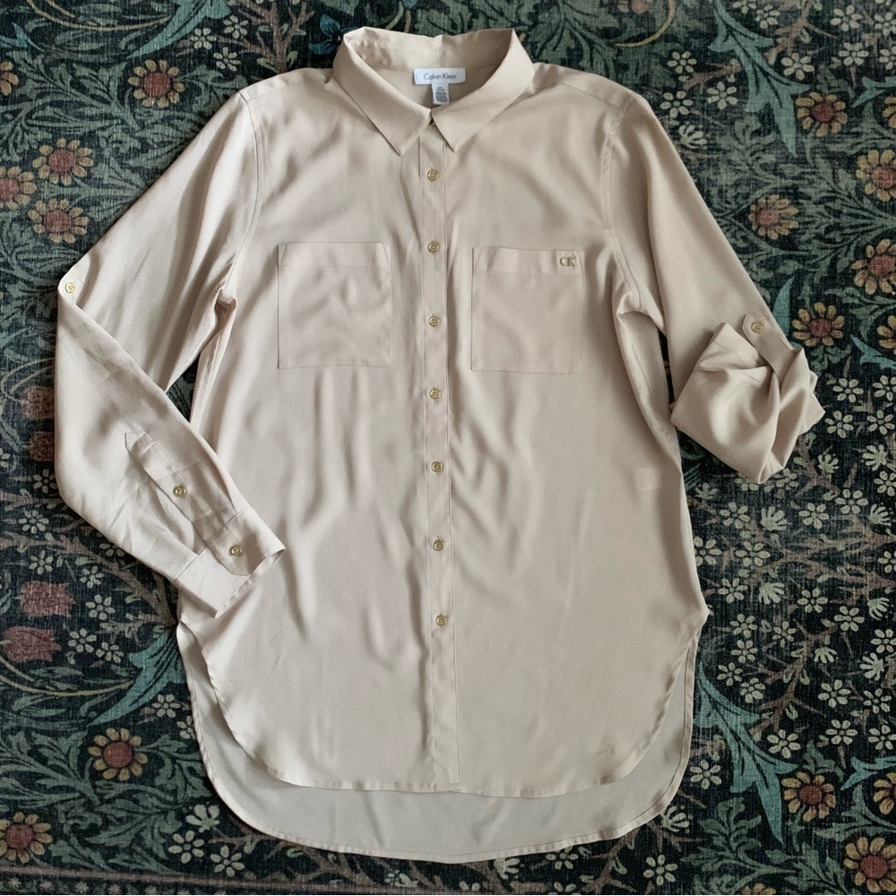 Women’s Calvin Klein georgette beige tunic button down shirt. Medium